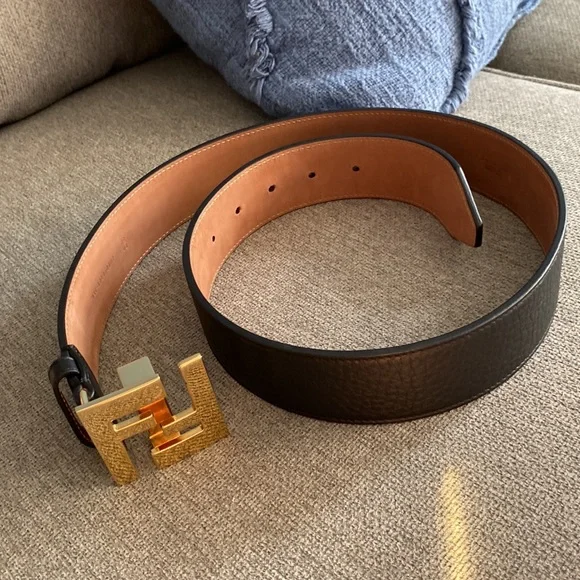 Black Fendi belt w/ gold hardware - Picture 3 of 7